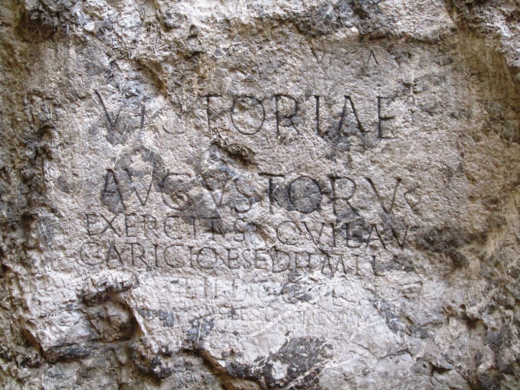 akmen irasas