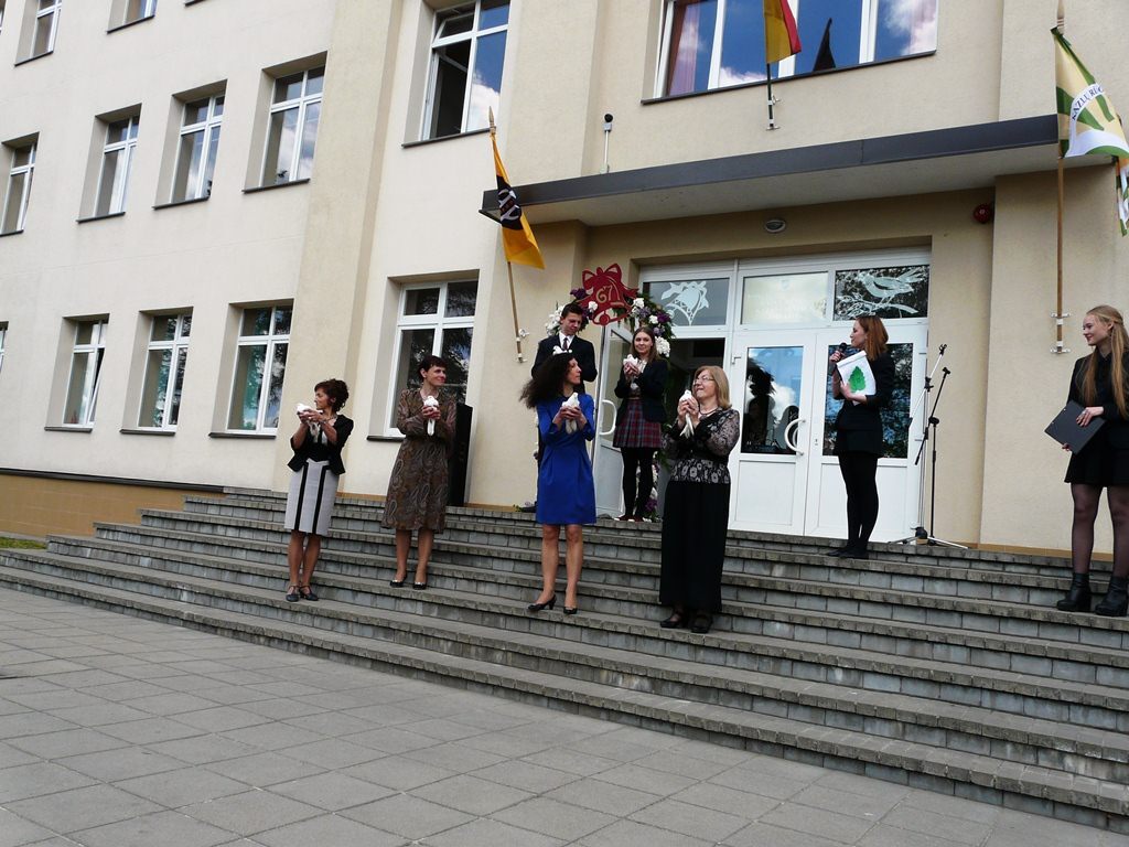 p1210949