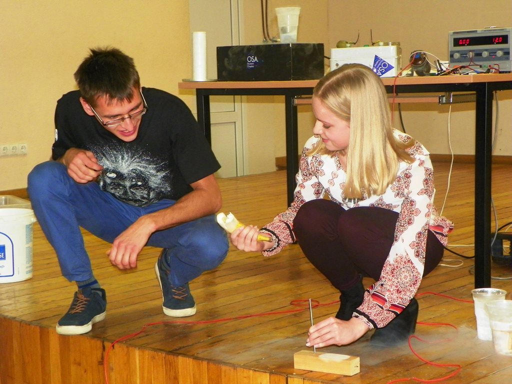 100_1647
